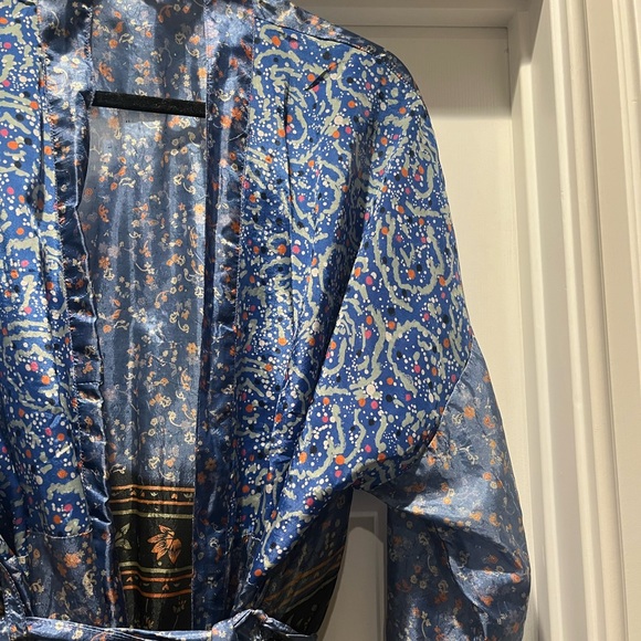 Blue Silky Kimono - Picture 9 of 13